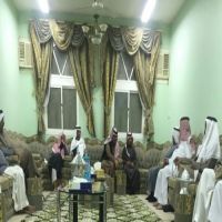الشيخ/ هزاع بن ناصر ابن قرمله من شيوخ قحطان.  في ضيافة فيصل السليمان الدرعان بسكاكا.