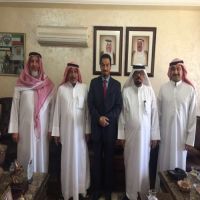 #استقبل سفير الكويت لدى الأردن الدكتور حمد الدعيج اليوم أعضاء فريق شمعة أمل الكويت التطوعي حيث استمع منهم لشرح عن عملية توزيع المساعدات الغذائية للحملة الإغاثية الثالثه