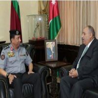 وزير الداخلية ومدير الأمن العام الأسبق مازن القاضي توقع وجود أكثر من مليون قطعة سلاح غير مرخص، مشيرا إلى أن ما جرى تداوله مؤخرا في الفيديوهات أمر يثير القلق بعدما أظهر تنامي اقتناء السلاح لدى الشعب الأردني، ما يستدعي من الجهات المعنية أن تقف على هذه الظاه